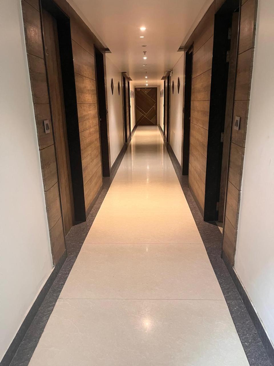 Hotel Parklane อัครา ภายนอก รูปภาพ