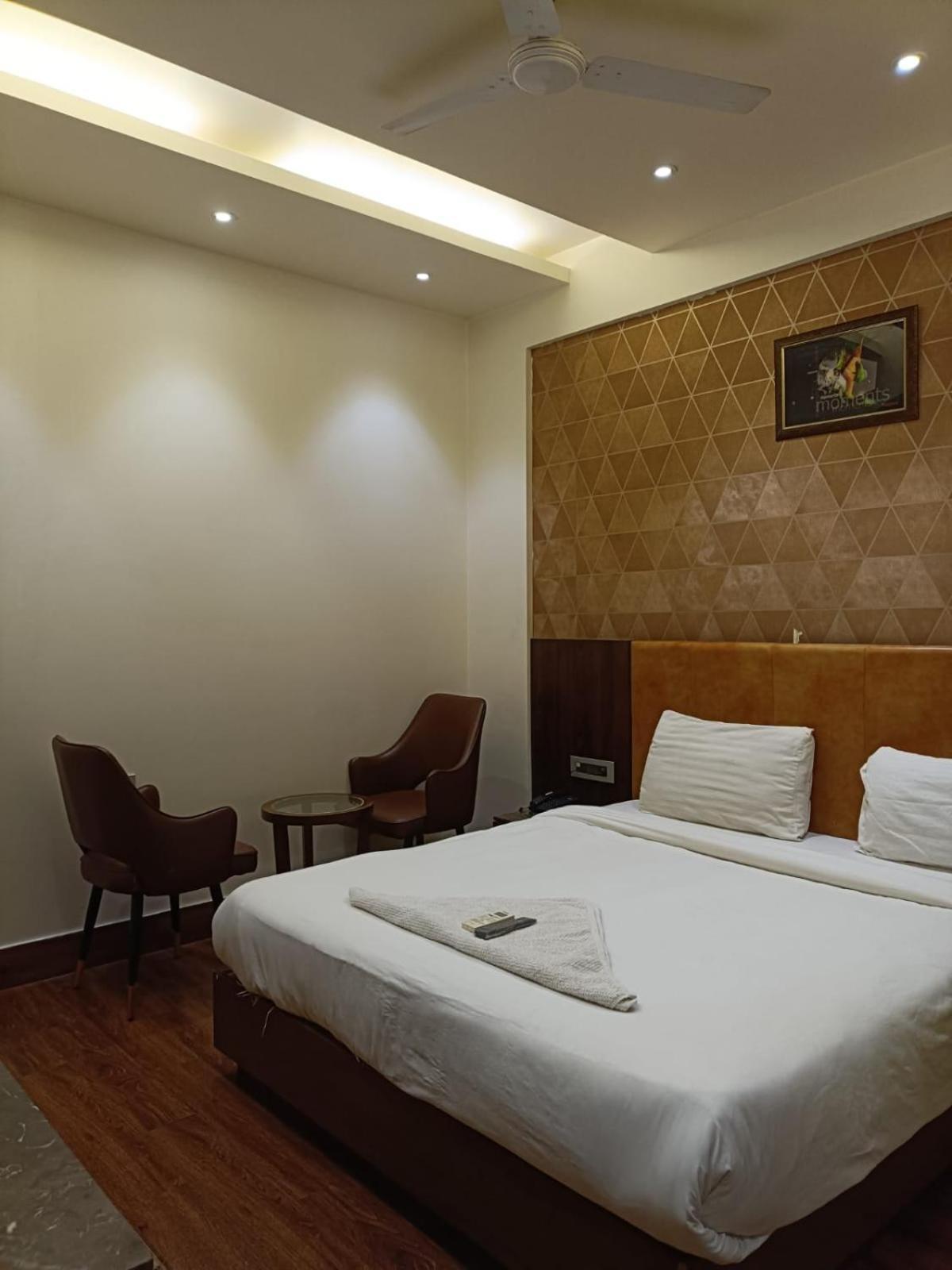 Hotel Parklane อัครา ภายนอก รูปภาพ